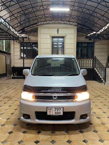 домкраты на авто: Honda Stepwgn (Step Wagon) — серебристый семейный минивэн. Основные