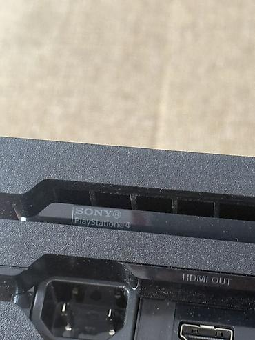 PS4 (Sony PlayStation 4): Игровая консоль Sony PlayStation 4 Pro Модель: CUH-7108B Серия — 3