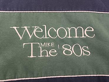 Мужская одежда: Свитшот с принтом “Welcome Mike The ’80s” - Фасон: классический — 3
