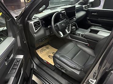 Toyota: Toyota Sequoia: 2023 г., 3.5 л, Автомат, Гибрид, Внедорожник — 7