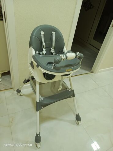 Kidilo yemek stolu 80 azn tecili satilir yeni alinib 1 aydi usaq