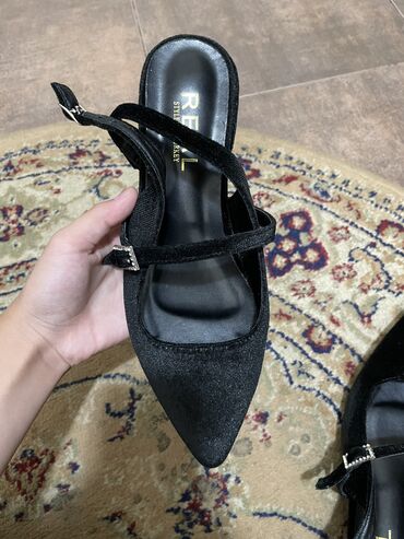 туфли женские новые: Туфли 35, цвет - Черный
