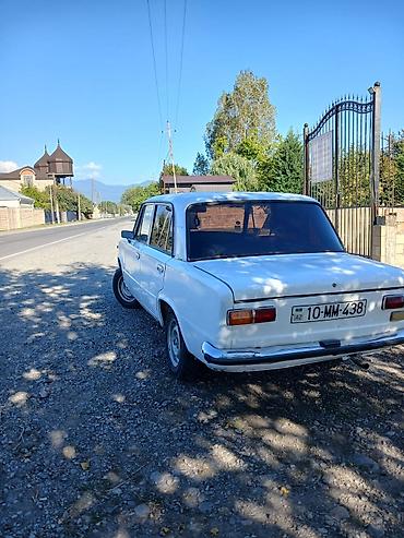 volkswagen polo 1: VAZ 2101, ağ rəng, sedan kuzov. Texniki xüsusiyyətlər: - — 6