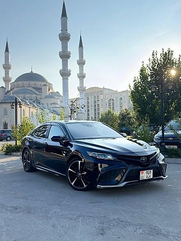 Toyota Camry: 2021 г., 2.5 л, Автомат, Бензин, Седан