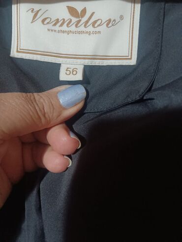 Kurtkalar: Куртка женская,новая,тёплая,идёт на размер 60-62. Qadın üçün isti üst — 14