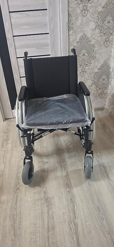 Tibbi məhsullar: Ottobock manual əlil arabası - Brend/model: Ottobock (arxada loqo — 2
