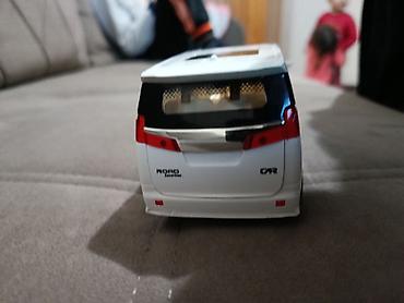 Модели автомобилей: (минивэн/кроссвэн) в масштабе приблизительно 1:24– цвет белый — 3