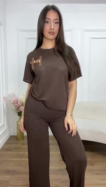 Kompleti: ✅Zenski komplet – široke pantalone i majica kratkih rukava
✅2000 din — 7