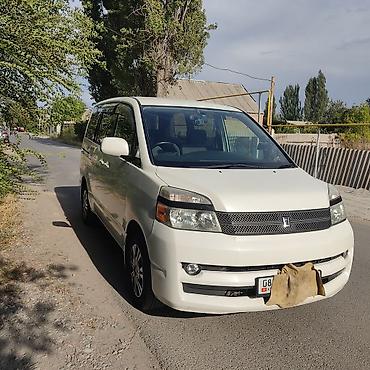 Toyota: Toyota Voxy: 2004 г., 2 л, Вариатор, Бензин, Минивэн — 16