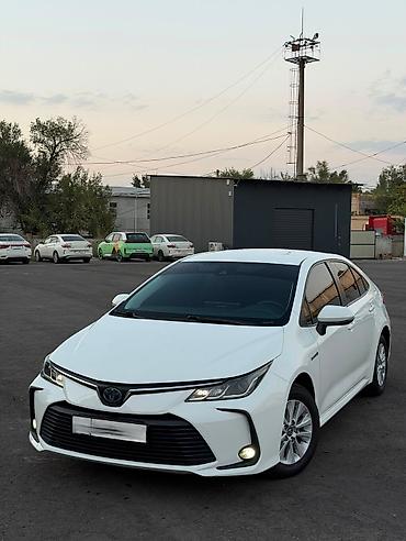 byd e3: Toyota Corolla: 2022 г., 1.8 л, Автомат, Гибрид, Седан — 1