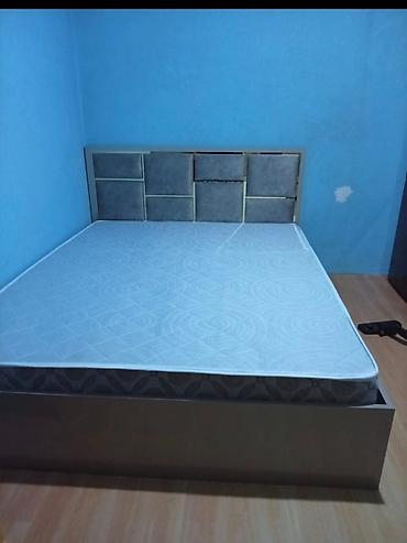 islenmis kravat: Mebel dəsti: iki nəfərlik çarpayı və döşək - Ölçü: təxminən 160x200 — 1