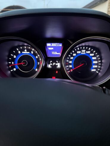 Hyundai: Hyundai Elantra: 1.6 l | 2012 il Sedan — 6