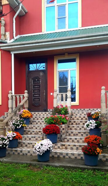 Günlük kirayə evlər: 200 kv. m, 5 otaqlı, Kombi, Qaz, İşıq — 4