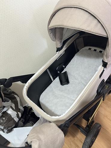 mutsy igo universal arabalar: Uşaq arabası – bej rəngli, çoxfunksiyalı 2‑in‑1 komplekt happy baby — 2