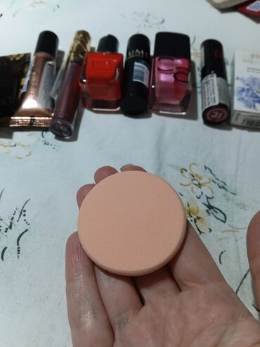 Šminka: Set šminke i nege – raznovrsni proizvodi za kompletan makeup look i — 4