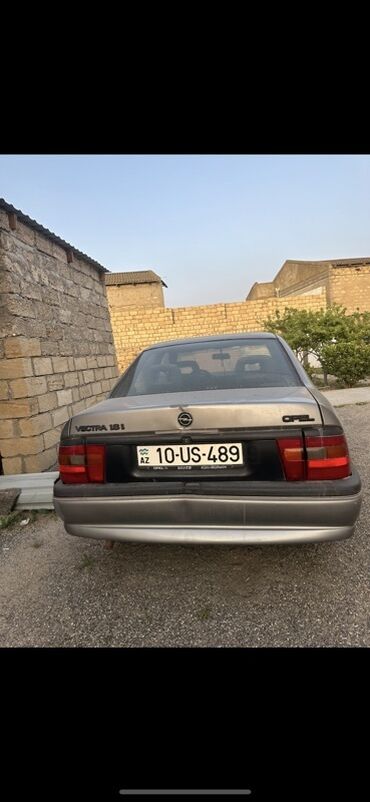 Opel Vectra 1.8 Sedan modeli, gündəlik istifadə üçün etibarlı və