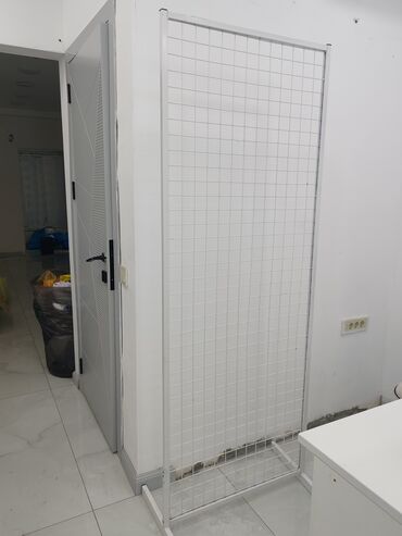 Setka vitrinləri: Mağaza üçün avadanlıq dəsti - Divar üçün metal tor panellər: Ağ — 5