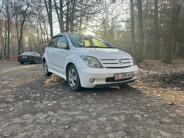 Toyota: Toyota ist: 2003 г., 1.5 л, Автомат, Бензин, Хэтчбэк