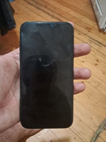 Apple iPhone: IPhone 11, 64 GB, Qara, Face ID — 9