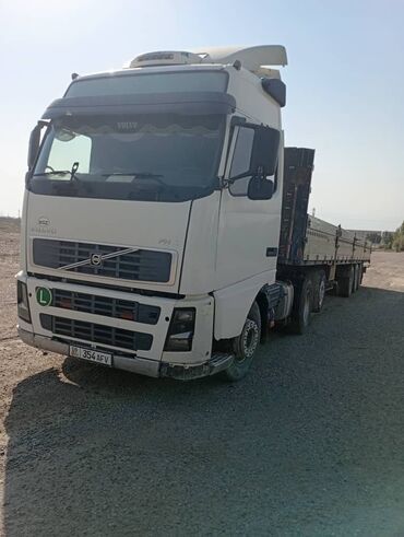 дом на колесах авто: Тягач, Volvo, Тентованный