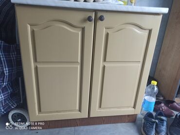 milic namestaj beograd: Kitchen cabinets, color - Beige, Used