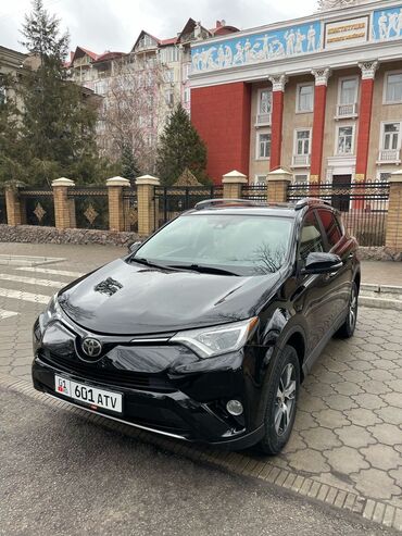 сидения для нехсия: Toyota RAV4: 2018 г., 2.5 л, Автомат, Бензин, Кроссовер