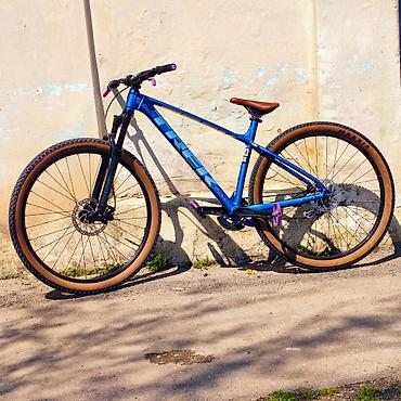 Dağ velosipedləri: Trek hardtail dağ velosipedi - Gövdə: yüngül alüminium, mavi rəngdə — 3