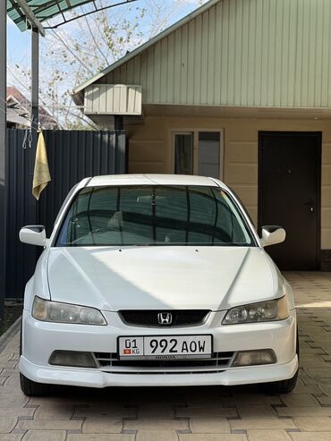 машина электирик: Honda Accord: 2000 г., 1.8 л, Автомат, Газ, Седан