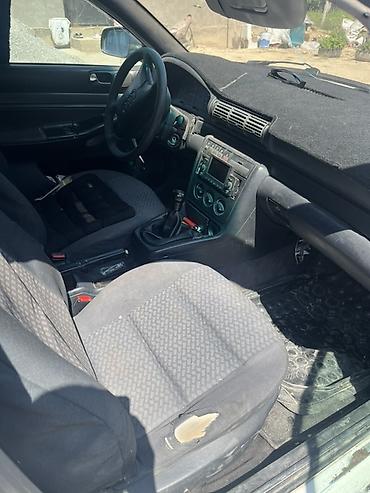 smart open: Audi A4: 1995 г., 1.8 л, Механика, Бензин, Седан — 4
