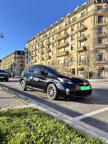 Toyota: Toyota Prius hibrid hetçbek Avtomobil taksidə istifadə — 1