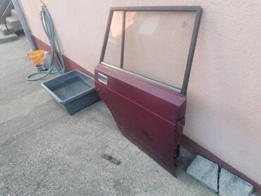 Auto delovi: Vrata zadnja desna Lada 2104 Karavan(bordo). Skinuta sa rastavljenog — 7
