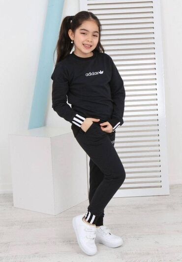 Komplet trenerke: Moderna dečija trenerka od pamuka, idealna za svakodnevne aktivnosti i — 9