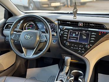 corolla 2004: Toyota Camry: 2019 г., 2.5 л, Автомат, Гибрид, Седан — 10