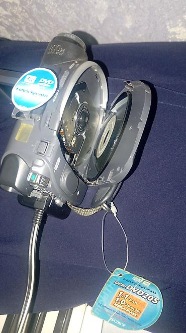 детские камеры: Видеокамера Sony Handycam DCR‑DVD205E (система PAL) Особенности: - — 7