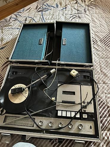 maqnitofon: Portativ retro audio mərkəzi – çamadan tipli kombinə qurğu - Üçü — 3