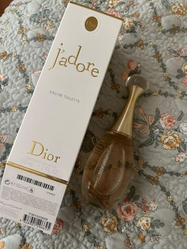 Парфюмерия: Туалетная вода Dior J'adore во флаконе объемом 50 мл. Этот аромат от