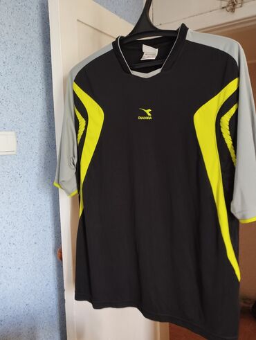 Футболки: Мужская футболка, 3XL (EU 46), Diadora, Б/у, цвет - Черный, Самовывоз, Платная доставка