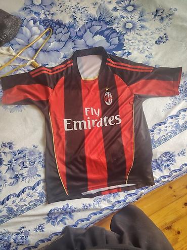 futbol koftaları: AC Milan futbol köynəyi – “Fly Emirates” sponsor loqolu, qara-qırmızı — 2