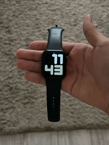часы бен тен: Apple Watch (7), корпус в темном цвете, черный спортивный ремешок