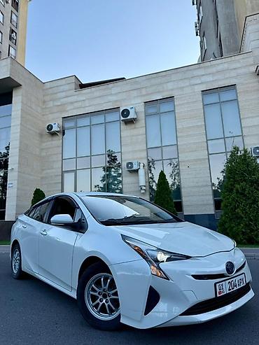 corolla 2016: Toyota Prius: 2017 г., 1.8 л, Вариатор, Гибрид, Хэтчбэк — 2
