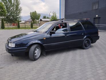ретро машины бишкек: Volkswagen Passat: 1993 г., 1.8 л, Механика, Бензин