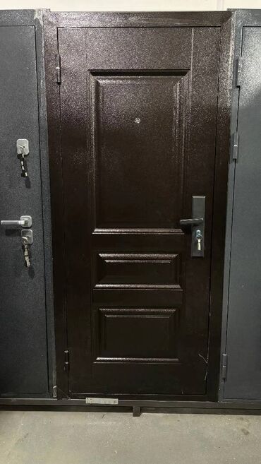 складные металлические двери: Входные двери: с металлическим покрытием с двух сторон Полотно двери