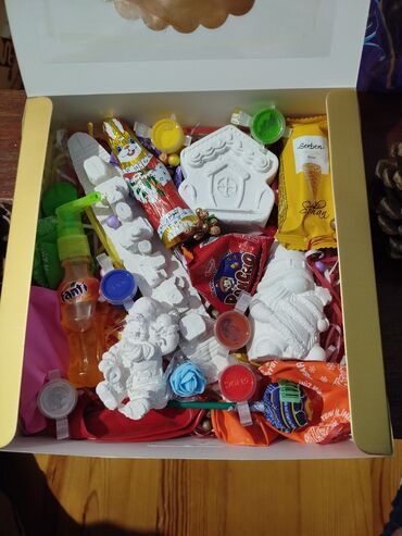 Hədiyyə bağlamaları: Hədiyyə qutusu, Yeni, rəng - Ağ, Ödənişli çatdırılma — 19