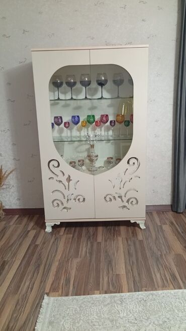 Dolablar: İşlənmiş, Açılan, 2 qapılı Düz dolab, Servant, Azərbaycan