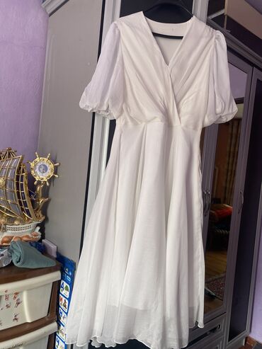 Повседневные платья: Продаю белое платье одевала один раз покупала за 2200 отдам за 1000 в