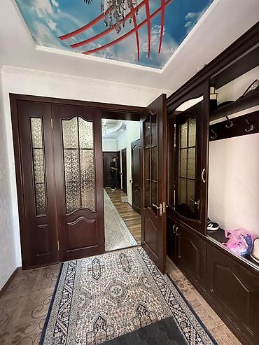Продажа коттеджей и домов: 🏡 Продаётся: 2-этажный особняк с подвалом — 400 м² 📍 Локация: Бишкек — 16