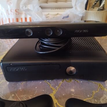 Xbox 360 & Xbox: Xbox 360 Slim oyun konsolu komplekt - Konsol: Xbox 360 Slim (HDMI — 4