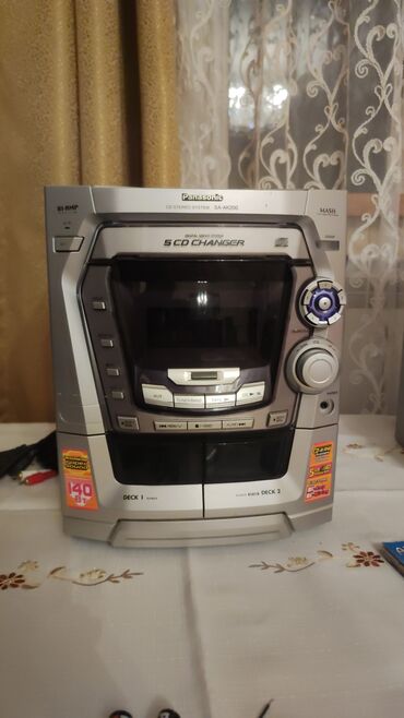 Qulaqcıqlar: İdeal vəziyyətdədit. Panasonic CD Stereo Sistem SA-AK200 – güclü ev