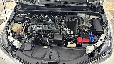 Toyota: Toyota Corolla: 2021 г., 1.8 л, Вариатор, Гибрид, Седан — 8