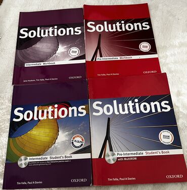 книга solutions pre intermediate: Продаются учебники по английскому языку Solutions.В учебниках